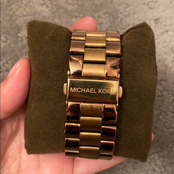 MK rose gold woman’s watch with rhinestone frame - Picture 6 of 6